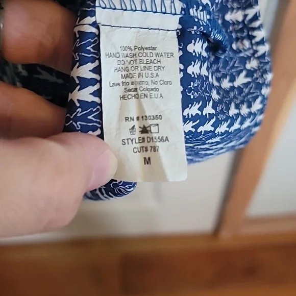 Peppermint medium 100% polyester dress with lace design down the chest - Picture 5 of 6